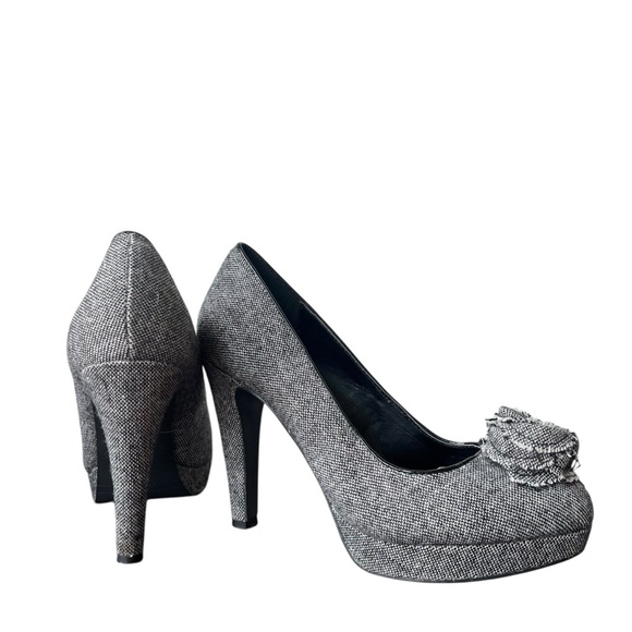 Le Chateau tweed platform heels gray black bouclé flower accent high heel 4” - Picture 2 of 12